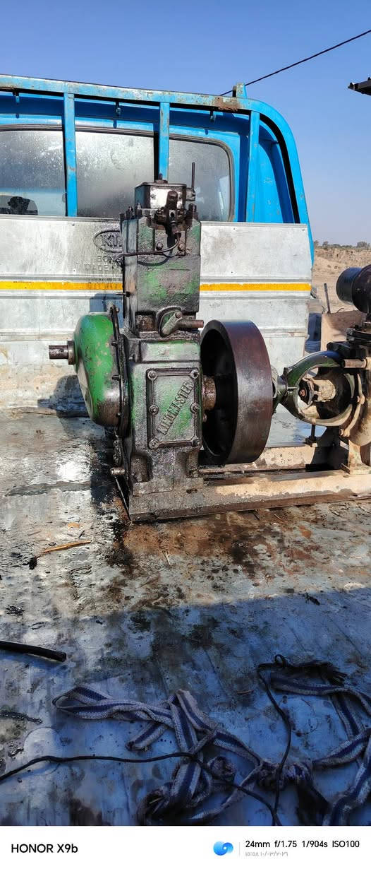 السلام عليكم ماطور كوبلن 5 باربعه للبيع صوندا 10 امتار السعر 300 رقم الهاتف *********** 300 رقم الهاتف
