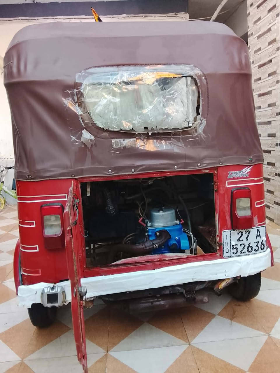 تكتك موديل ١٨.محرك مال ٢٠.مامفتوحة
تكتك جاهزة للشارع بيهة اخياسات بسيطة .رقم وسنوية بأسمي. تحويل ثاني يوم .السعر.4ونص.وبيهة مجال .العنوان 
ذي قار قلعه سكر.الرقم.***********
