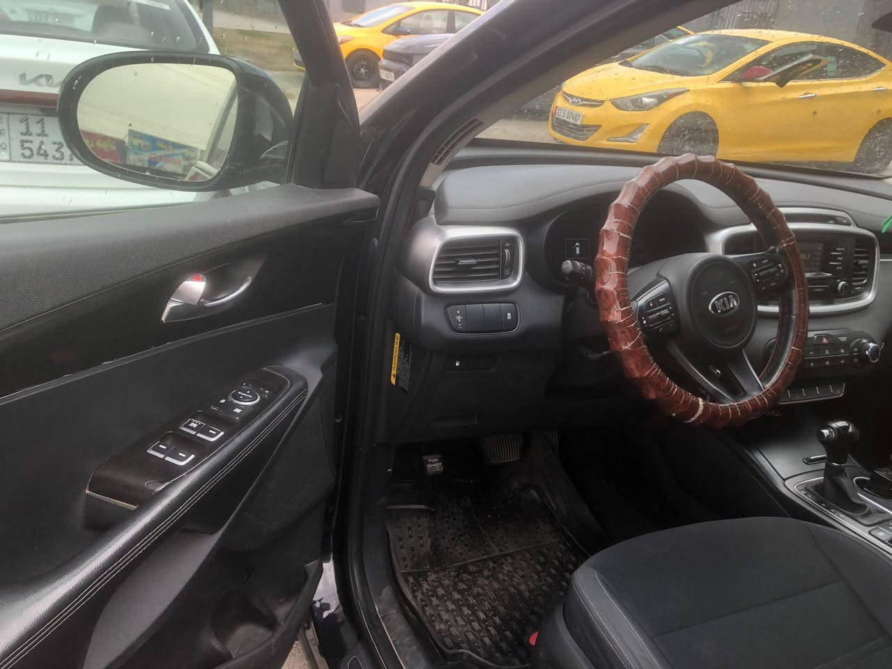 سلام عليكم سورنتو 2016 حادث جاملغ جها السايق مدون دواخل مكينه GDiقتصادي
تخم تاير 
قطعتين تبريد 
حساس خلفي 
كامره دواره 360درجه
مانع نزالق 
فور ويل 
كشن كهربائي 
كشن تدفاء 
سياره نص فوالف عارضها 147$وبيها مجال حك الجيه***********
