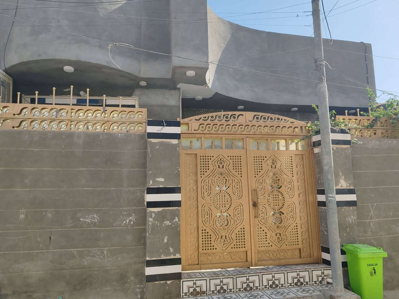 دار للبيع الجديدة او مراوس  اقل سعر  مطلوب اسكان ( 30 ) مليون
📍 فرع ماهر حميو (أبو الانترنت)
🆕 بناء حديث 2025 – جاهز للسكن
📄 طابو صرف
📐 المساحة: 150 م²
═══════════════
🏠 الطابق الأول:
🛏️ غرفة نوم
🛋️ صالة استقبال
🚿 مجمعات صحية
🍳 مطبخ حار وبارد
═══════════════
🏠 الطابق الثاني:
🛏️ غرفة
🛋️ صالة
═══════════════
💰 السعر: مراسلة واتساب ماسنجر خاص فقط
═══════════════
📞 للاستفسار:
📲 اتصال / واتساب / ماسنجر
📱 ***********
📱 ***********
