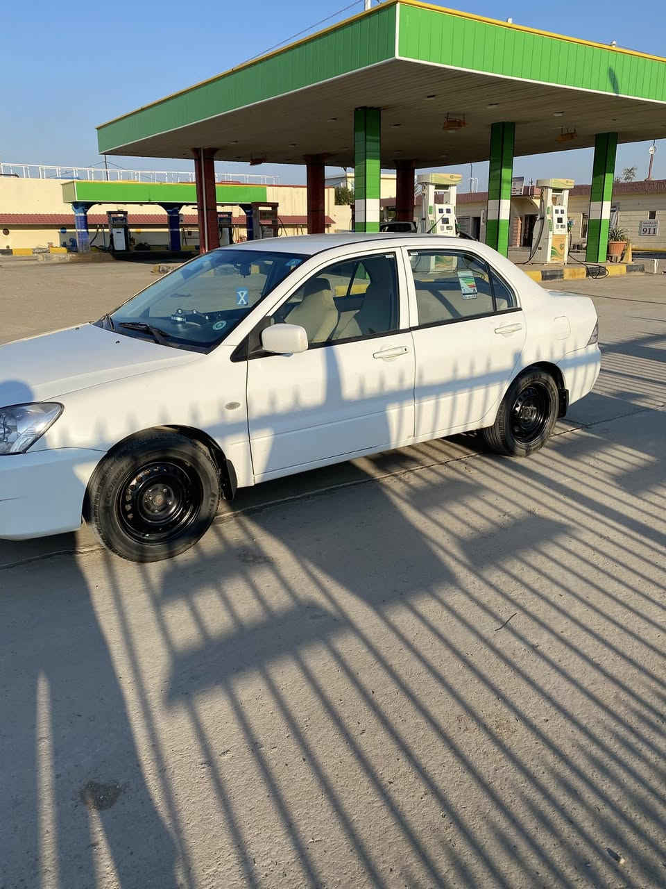 السلام عليكم لانسر 11 للبيع رقم بغداد  سنويه جديده كير محرك كفاله تبريد تدفئه شغال  حلوه سياره جاهزه السعر 85 وبيه مجال قليل  داخل بيجي الرقم *********** مكان سياره ديالى
