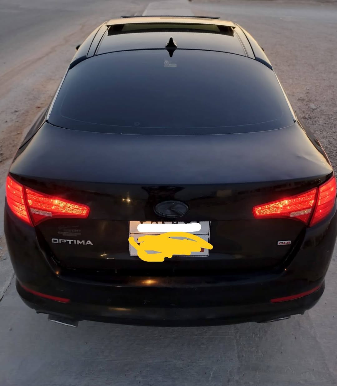 من رخصه السادة المحترمين . اوبتما 13 فوول للاخير 1/1 اعلى فئه والجنايه يعرفون بمواصفات الفول. مكانها الديوانيه السعر 50 قفل والسيارة بانزين كفاله كير ومحرك وتبريد كصتها جنطه ومشتغلها لحيم باجات واركوون احسن لحيم مال جناي . متوئمه رقم شاغر يعني امن وامان . ***********
