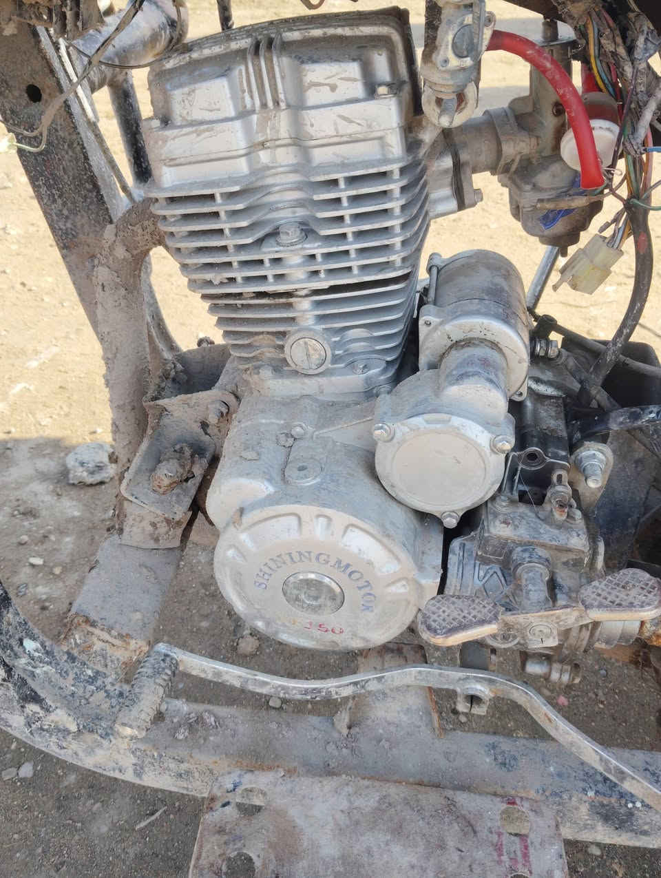 السلام عليكم 
ستوته ام تي ار موديل 2013اوراق كامله بيها محرك 2025 الستوته خير من الله كلها شغاله سلف وهندر التايرات كلها جوبلس 
للاستفسار *********** حله نادر مكلف بالنشر
