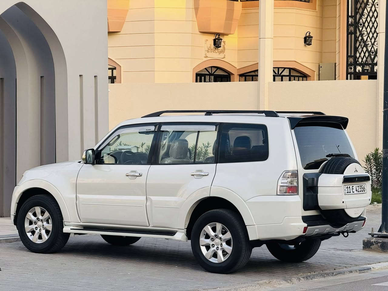 سلام عليكم باجيرو 2009 خليجي رقم بغداد بسمي سنويه وهزه جديده 2028سياره مكفوله من الضربه والصبغ فقط خشم جاملغ كدام رش صبغ وسونار مرفق بلمنشور داخل عسلي مكينه 6سلندر 3800 
سياره ضايفله منضومه غاز حاليا تعمل بالغاز والبانزين سياره جديده جدا معنى الكلمه حداده تخم تاير مكينه وكير اي نقص مابيه عنواني البصره الطويسه السعر 125$ الاستفسار ***********
