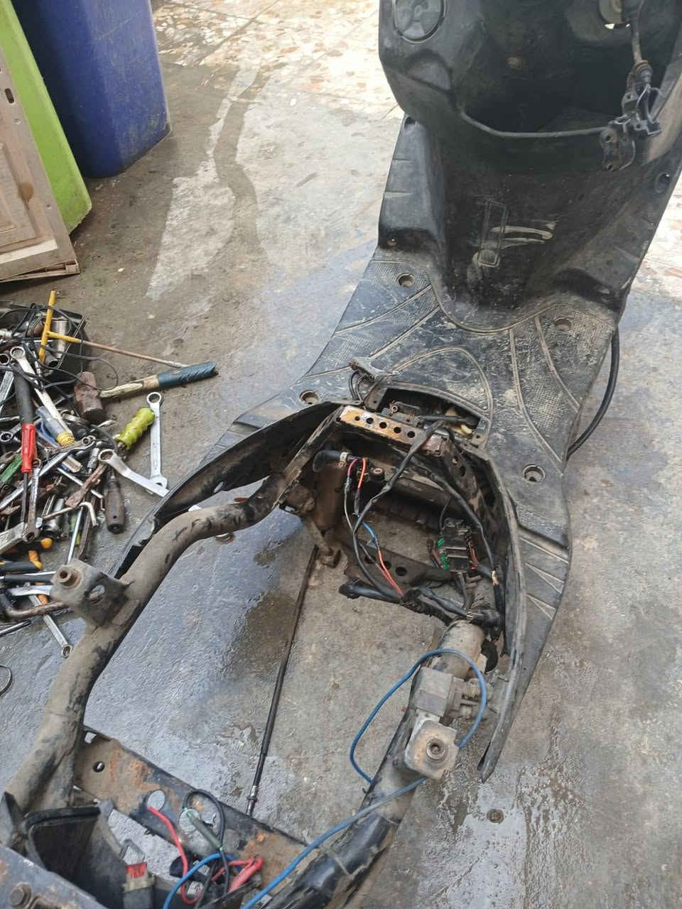 سلام عليكم
غراض سكنس البيع مكينه نضيفه كامله جميع الغراض السكنس كامله يتوفر عدنه الرقم ***********
