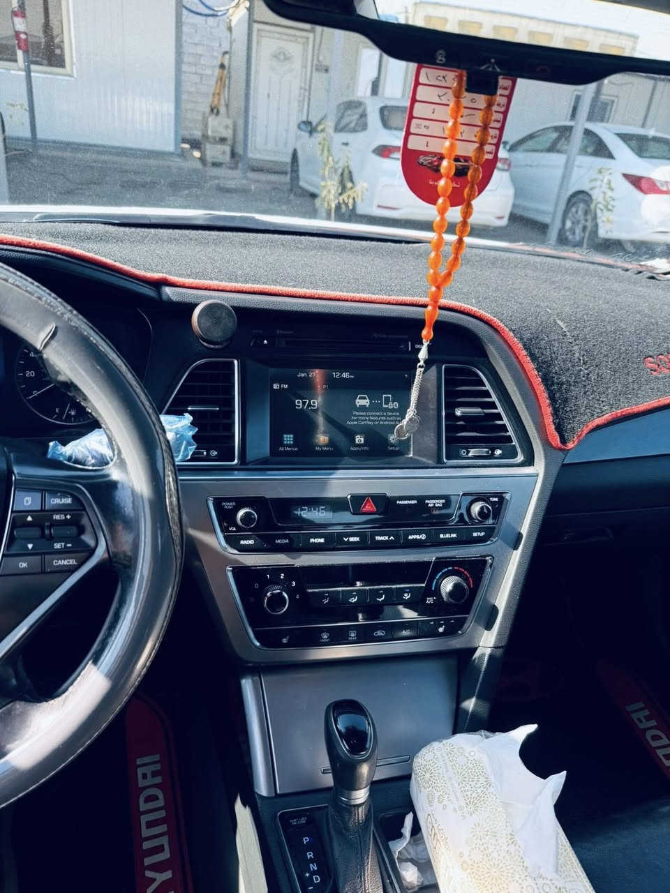 السلام عليكم للبيع سوناتا موديل 2017 وارد امريكي مواصفات sports قطعتين صبغ بدون دواخل جاملغ الامامي والبنيد صبغ فقط عداد الماسافة 120000 ميل 
المواصفات 
كشنات جلد كهرباء تدفئه 
داخل اسود
بصمة
فتحة سقف
شاشه كبيره
محرك 2400
مواصفات السبورت المعروفة
السعر 13700$ قابل للتفاوض 
مكان السياره الفلوجة
للتواصل ***********
