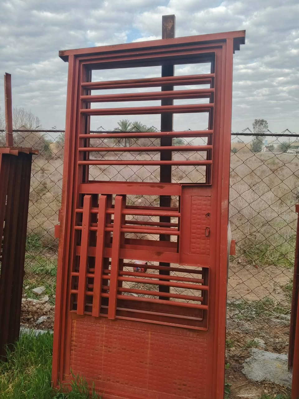 يوجد شبابيك وبوب كله ثقيل
كيربي
بوب الأمنيوم 
بوب خشب وچراچيب
واسعار مناسبه 
عنوان :شارع عمشه قرب مدرسه الفياض 
***********
