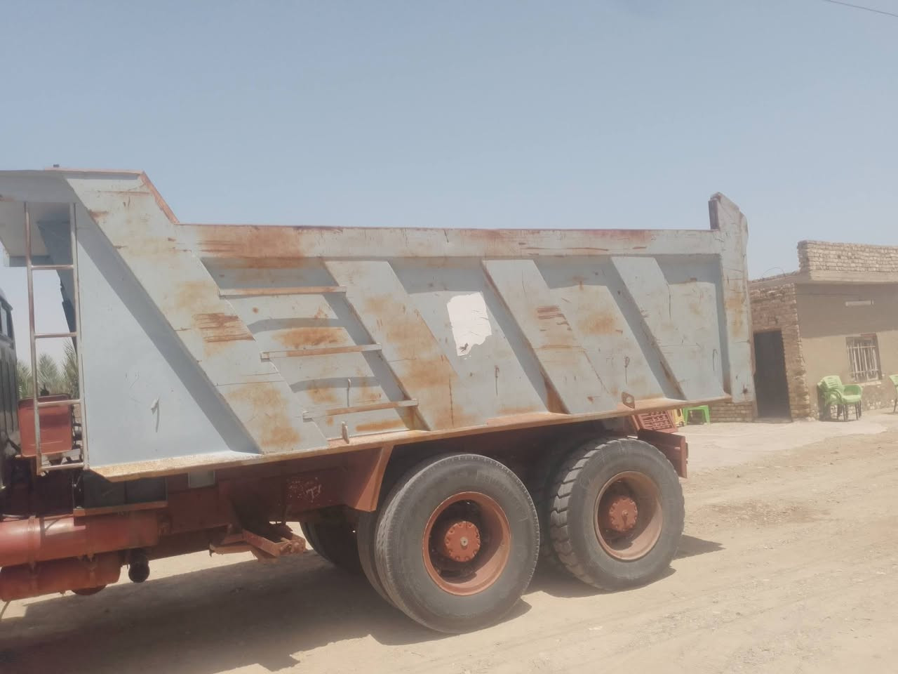 سلام عليكم بدي سوري للبيع  طول خمسه و ربع جديد لا تدرج ولا خياس كامل  جيب وشد مكان تاجي بغداد سعر 55 ورقه وبيها مجال رقم التلفون ***********

