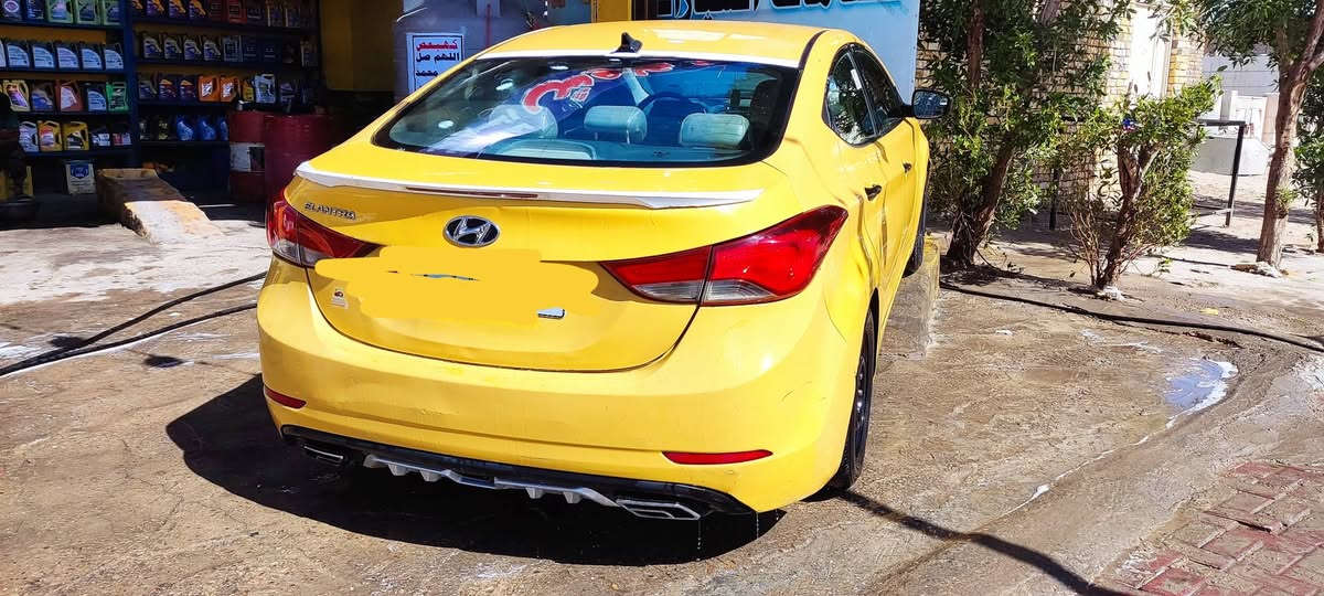 سلام عليكم النترا للبيع امريكي 14شكال 16 السعر 85وبيها مجال قليل مكان السياره نجف الاشرف/***********
