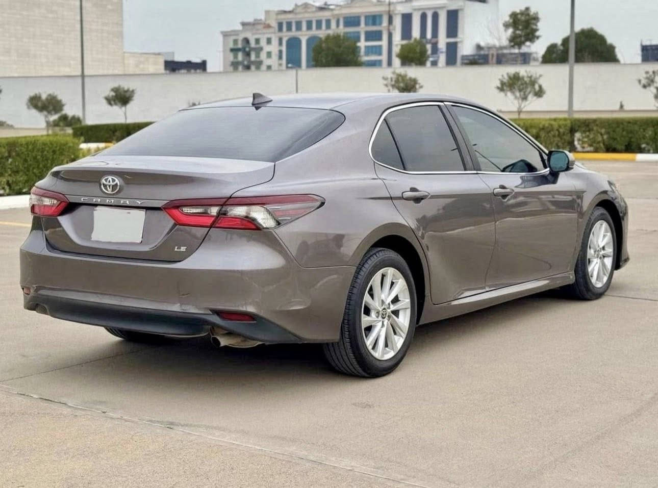 السلام عليكم ورحمه الله وبركاته
تويوتا كامري 

2023 LE 

وارد امريكي بدون قطرة صبغ حتى الدعاميات كفالة 

فقط بارد قليل بالباب 

رقم ديالى دولي 

كشن كهرباء 

رادار 

توقف امامي ذاتي 

تحديد مسار 

قيادة ذاتية 

شاشة كبيرة 

كاميرا 

وباقي المواصفات المعروفة 

رقم الشاصي 4T1C11AK8PU744444

السيارة بدون حادث تقرير مياه امطار للدوسة شغالة كلها 

تعمل وتسير من امريكا كلها بلاد وماملعوب بيها ابد 

وبدون اي رسالة 

السعر 198$ وبيه مجال بسيط 

الخاص مفتوح

العنوان ديالى بعقوبة

للاستفسار ***********
