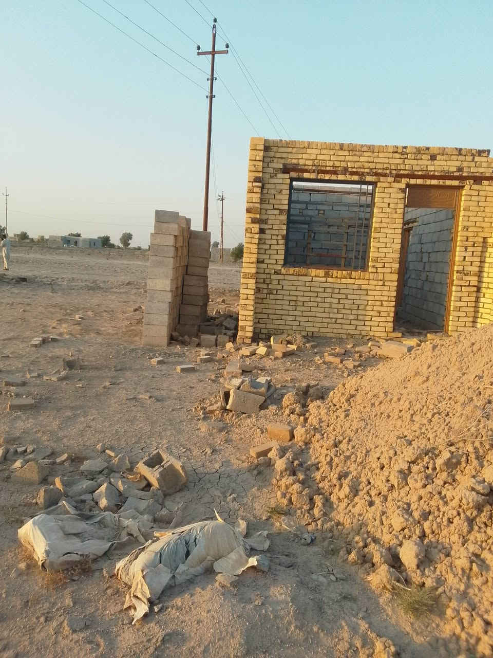 بيت هيكل البيع مسحه 380 متر مكان الزجع شارع الحميد الشراي يتصل ***********
