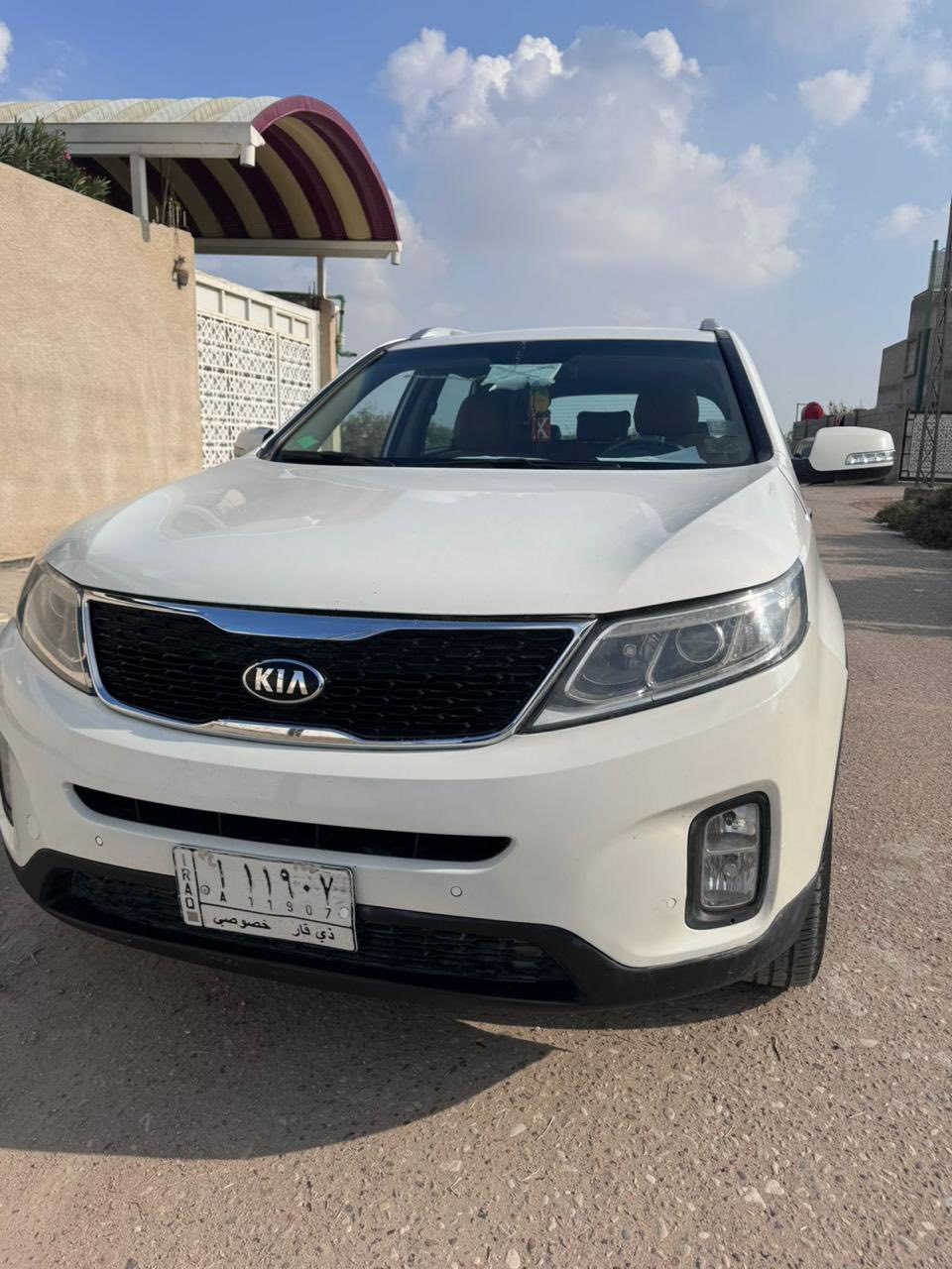 كيا سورنتو 13 شكل 14 خليجي 
محرك 6 سلندر 3500
البدي نظيف جداً السياره بدون حادث
السياره بصمه تحكم ستيرن كامل شاشه لمس بلوتوث السياره نحفة جداً جميله و روعه
لكن السياره مبدل بيها محرك طابوكة نظيف جداً اي خلل اي مشكله ثانيه ما بيها
تبريد ممتاز تراي ناعم و حلو زوج تاير جديد السيارة ماشيه 188 الف كيلو متر
رقم ذي قار الدولي الجديد 27
سنوية ب اسمي
العنوان البصرة قضاء المدينه
***********
متواجد واتساب 
السعر 170 ورقة و بيه مجال
