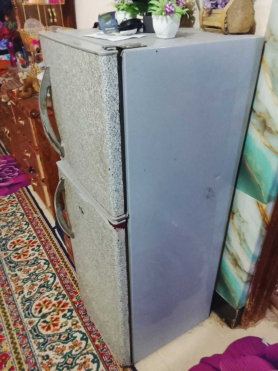 ثلاجه للبيع سعر 70الف لمكان خالديه
كدر جيبلك ياها لحد باب بيتك بس ول شي تشوفها وستلم فلوس. ***********
