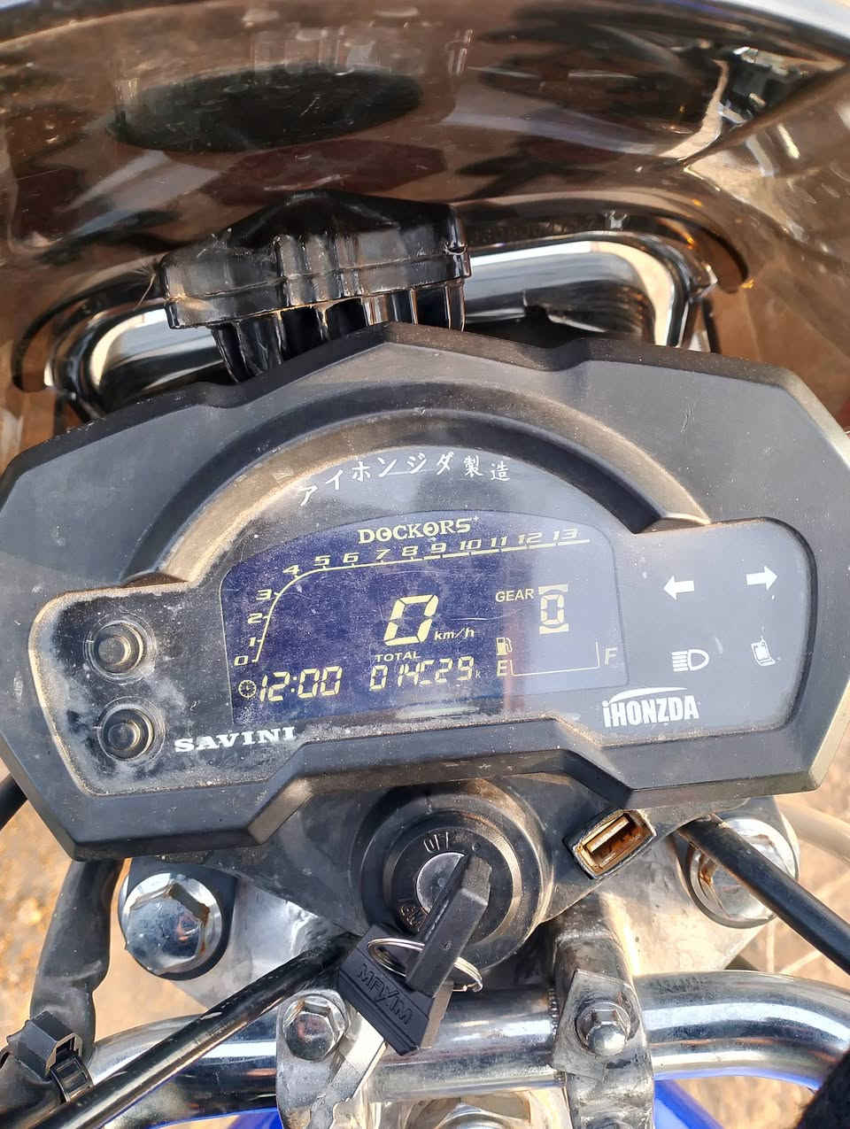 نامة برو موديل 24 محرك 200 كيج اكتروني محرك مامفتوح شرط نضافة سلف كهربايات شقالة  كلها باب اول وزن ثقيل شرط 625 وبي مجال قليل ***********
