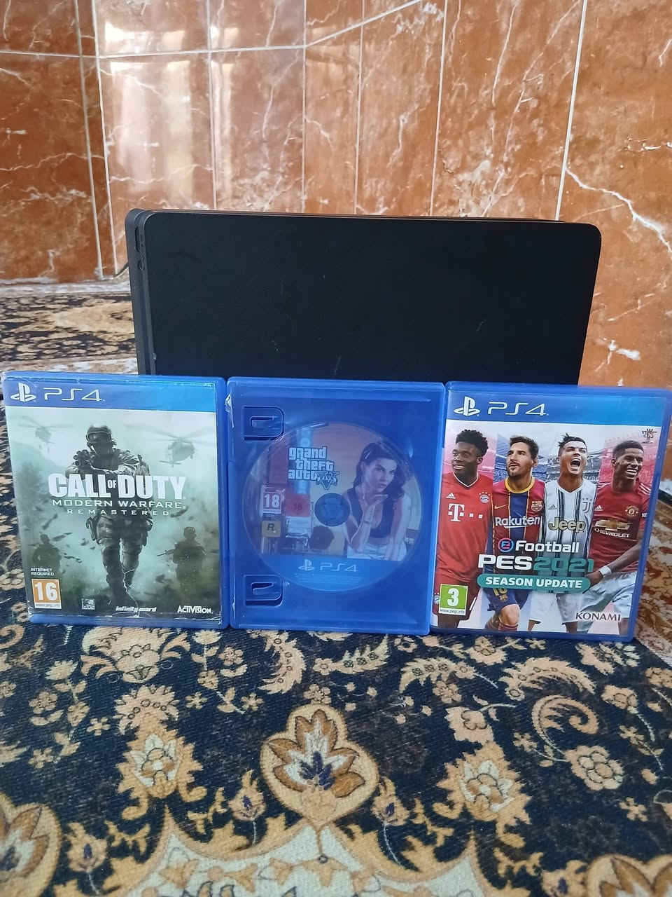 السلام عليكم ورحمة الله وبركاته
عندي بلي فور اون لاين سلم نضام 13.2 
الجهاز نضيف وما مفتوح 
انطيك شرط الضمان هم
وبي حساب همين تكدر تنزل من خلاله العاب 
ويجي وي البلي الاقراص (جي تي اي. بيس21. كال اوف ديوتي)  وانطي بالأقراص ضمان همين 
بالنسبه للجوستكات  فقط السوده الاكس بيهه يشكل  والثانيه ما بيهه شي

السعر 325هو والاقراص وبي مجال 
بدون الاقراص 240


**إذا كنت صاحب هذا الإعلان وتريد حذفه لأي سبب، رجاءا أرسل رسالة إلى الدعم الفني**