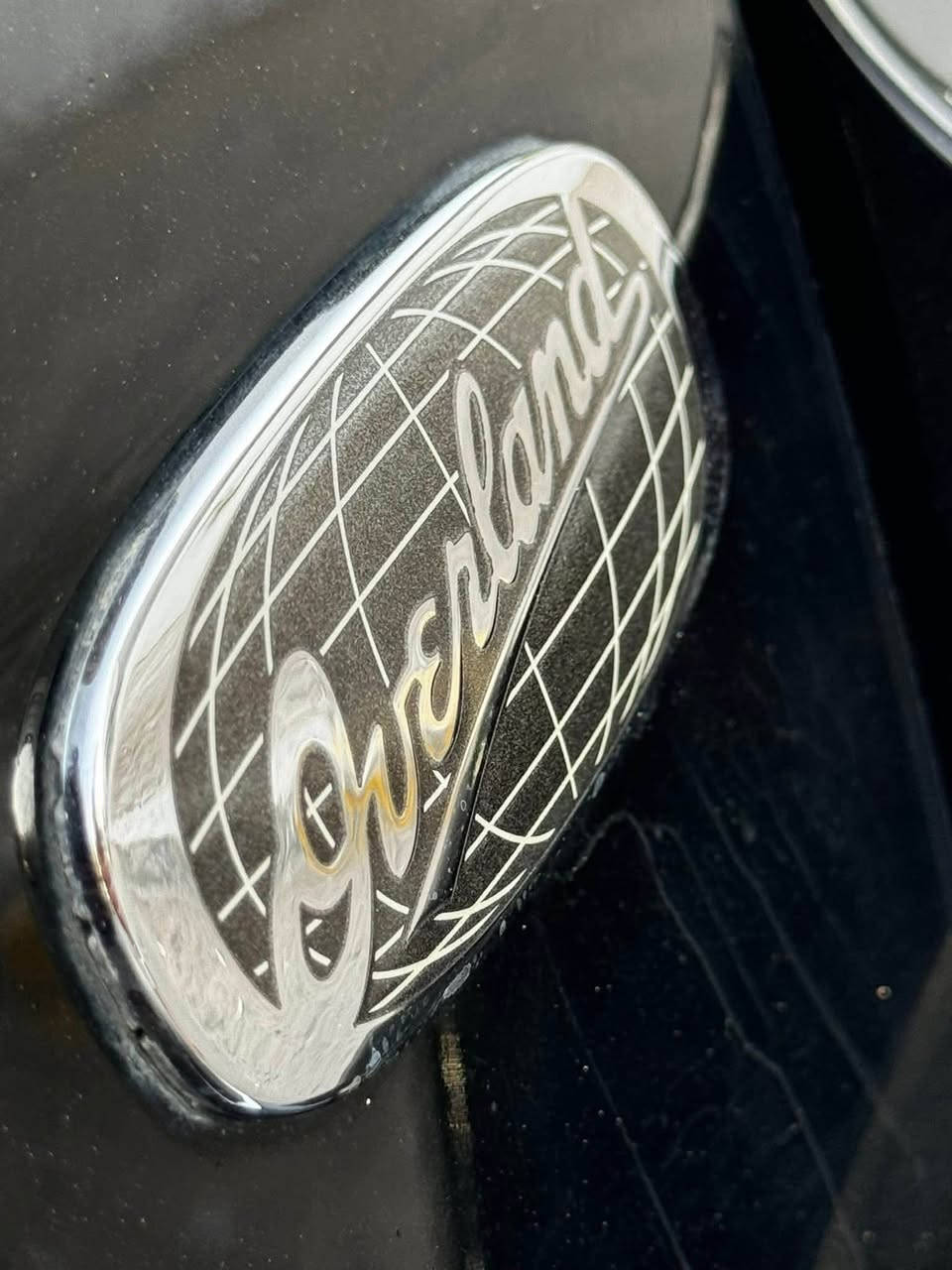السلام عليكم جيب اوفر لاند
موديل 21خليجي وكالة ليث العبيدي
لون اسود مغلفه ppf
المحرك v6.   3.6L
ماشيه 70 الف 
مكفوله كفاله عامه من اي ضربه
دفع رباعي4X4ماوس
رادار جانبي مانع تصادم
تحذير الخروج عن المسار
تحذير النقطه العمياء
داخل جملي قرميدي المميز
نضام الاصطفاف الالي (اوتو بارك)
ويل قياس 20انج
سقف بانوراما 
شاشه كبيره8.4انج
نضام التعليق (جكات)
ستيرن كهرباء 
المصابيح الاماميه زنون 
كشافات الضباب زنون
تشغيل عن بعد
صندوق كهرباء
حفظ وضعيات الجلوس (ميموري)
المقاعد الأمامية كهربائيه
المقاعد الأمامية تدفئه تبريد
مشغل اقراص DVD/CV 
سستم صوت هارمون كوردون
حساسات اماميه
حساسات خلفيه
كاميرا خلفية 
تدفئه ستيرن
زراك لايت
المرايا الجانبيه قابله للطي
مرايا متحسسه للضوء العالي
مانع تزلق خلفي 
مقود الساىق من الخشب 
بلوتوث تليفون
محدد سرعه
نضام التشغيل والاطفاء الاوتوماتيكي
نضام بريك اوتوماتيكي 
..سعر (315)وبيه مجال
المكان بغداد الشعب ..
رقم الهاتف للاستفسار
***********}
