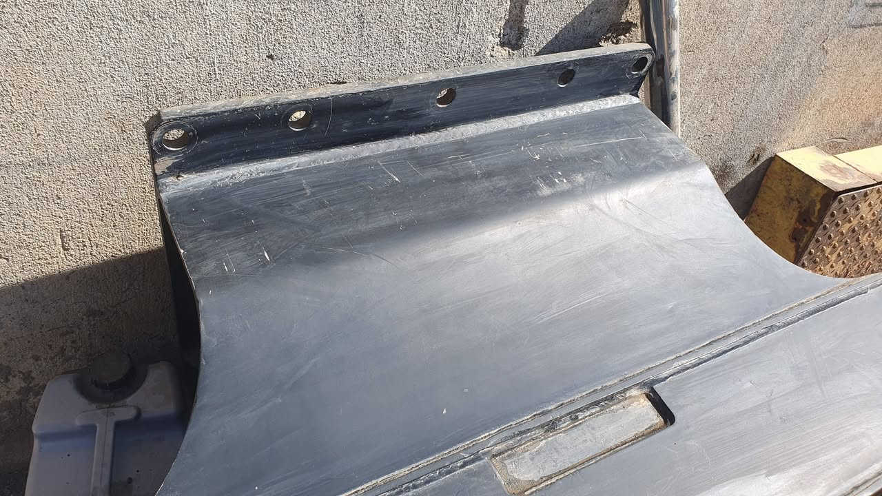 ركايز بلادي مال عفارة هيتاشي zx170w كلش نضيفه %100 على وضع شركة.  
اربيل صناعة شماليه قريب فاملي مول.  
*********** 
***********
