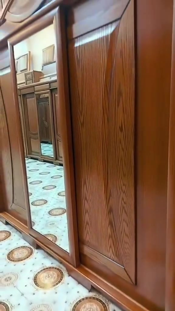 علق بصلاة عل حبيبنا محمد عليه أفضل الصلاة والسلام 
واستلم السعر 
غرفة نوم سحاب "تفصيل جديد "
💥بخ بويا تطعيم قشر سنديان بل كامل 💥
ال بواب خشب كبس طاقين 
وتصفيح الخزانه الداخلي كامل معاكس 
ارضية الدرج والرفوف معاكس
✨معاكس ماليزي ✨
والبازات زان  🤗
الغرفه عل واقع احلا من  الصور 
العنوان :ريف ادلب
مدينة الدانا ب "شارع الكهربا "
    #معرض #الامين  فرع (1)
352681578445+ ابوعلي
352681559910+أبو صطيف
 التوصيل والتركيب متوفر لجميع المحافظات مأجور الدفع 
للمسافات البعيده
#معرض #الأمين#للمفروشات
#توصيل#تركيب# #لكافة#المناطق#
#السوريه#
#غرفة #ادلب #حلب #حماة #حمص##الاذقيه##الحسكه
#ارياف #الرقه #درعا
#مفروشات #دمشق #الشام ##سرمدا##عفرين##الدانا##سرمين##الساحل
زورونا بتنورونا 🧡🧡
يوجد تشكيله واسعه ضمن المعرض


**إذا كنت صاحب هذا الإعلان وتريد حذفه لأي سبب، رجاءا أرسل رسالة إلى الدعم الفني**