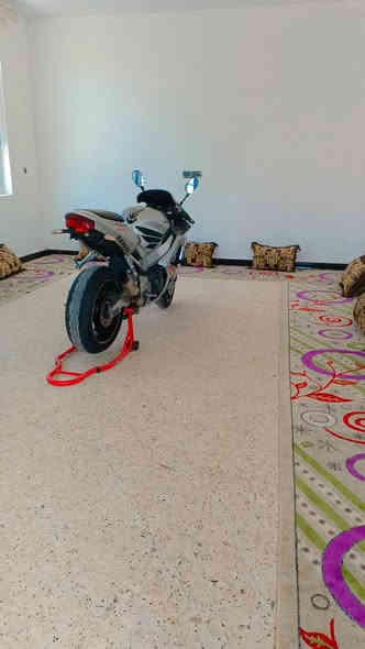 CBR RR 929 هوندى 
السلام عليكم 
دراجه هونداى مبدل طابوكه 
الدراجه ناعمه وحلوه اوراق وكمرك مدفوع 
17 ورقه وبيه مجال شراي اتصل ***********
