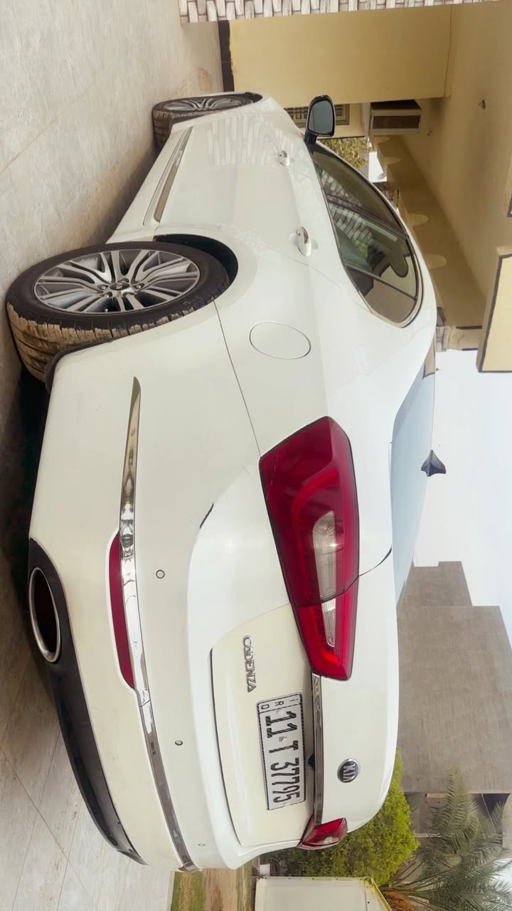 السلام عليكم
للبيع 

كيا كادنزا 2016 

وارد امريكي 

ماشيه 91 قابله للزياده 

سياره نضيفه جداً 

مكينه كير تبريد تدفئه تايرات صدر كله كفاله 

السياره ضررها صبغ جاملغ فقط 

وبيها بارد بسيط بالبيبان عكس السايق 

رقم دولي جديد سنويه هزه تحويل مباشر 

السعر 130 بيها مجال بسيط 

العنوان الضلوعيه الجبور 

***********
