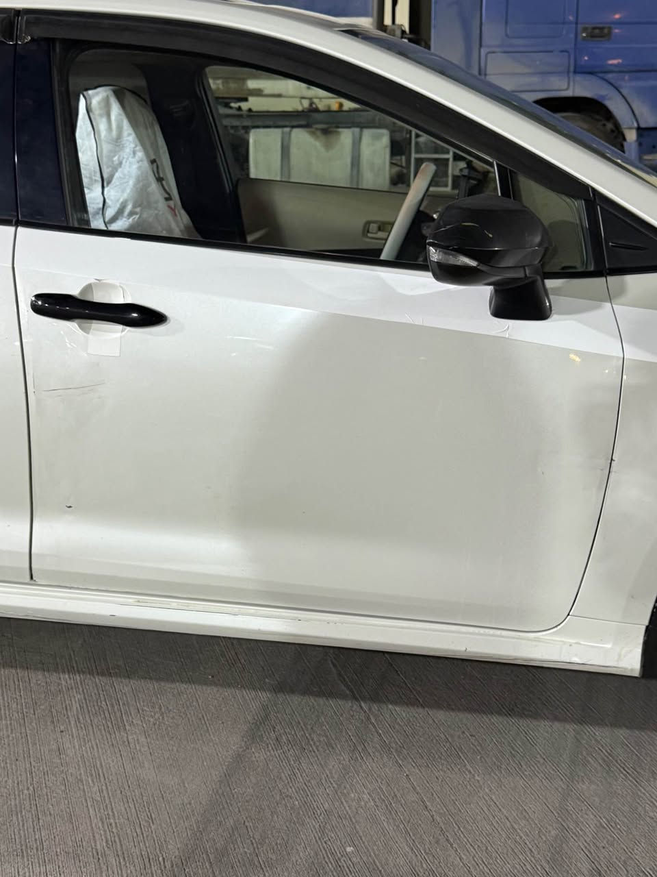 سلام عليكم كورلا 2020 اربيل بأسمي سنويه بأسمي مكينه 2.0 الفين ماشيه 102 الف كيلو متر ساز ياباني SAS فول السياره فتحت سقف مواصفات خليجي بيها باردات ثنين واحد جوه يدتت الباب ولثاني بحافت الجاملغ 
العنوان : بصره لمعقل 
158ورقه ومجالها بسيط
*********** Singapore
