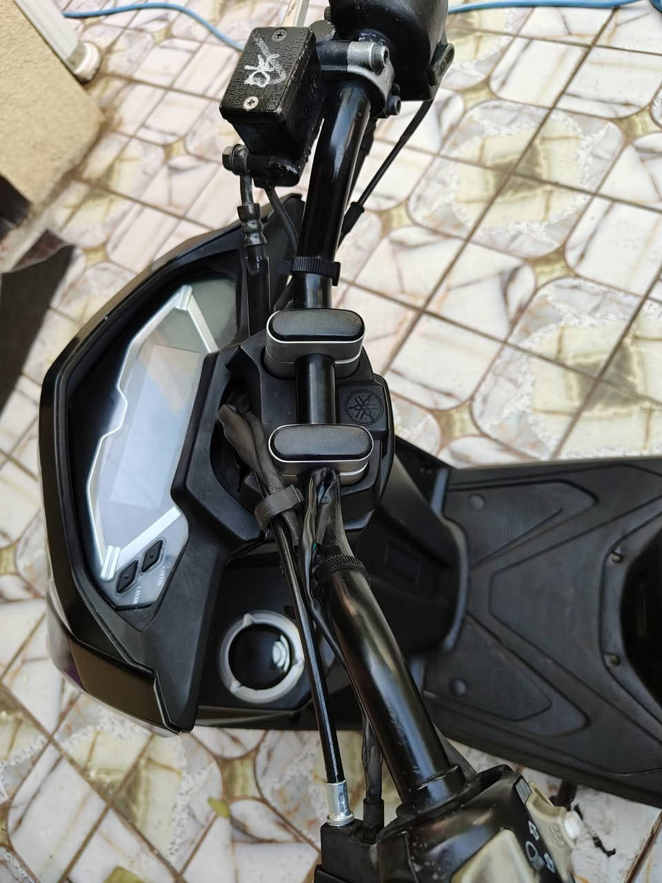 سلام عليكم 
اقره المنشور كلشي ذاكر بي وتعال وعيوني الك 
دراجه يامها ياباني بوليس اصل وفصل موديل 22ماشيه 5000 الدراجه بحاله الوكاله اي نقص اي خلل مابيه لايت زنون (بلادي) اشاي led لونه زيتوني طافي مختمه من الطول للطول مال جناي الله شاهد مكاني ديالى بعقوبه السعر خاص *********** مامتواجد على الفيس قليل كلش وتحياتي للطيبين
