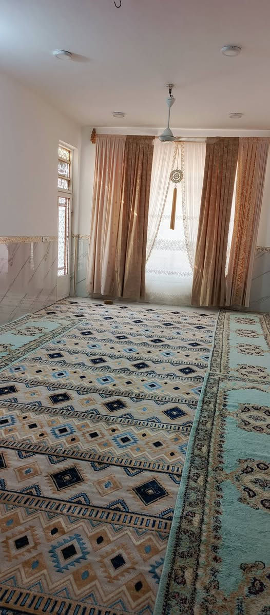 بسم الله الرحمن الرحيم
🔹 للبيع بيت مع أرض زراعية  المساحة 7 دونم
على نهر دجلة مباشرة (شاطئية + نزال)
المساحة: 7 دونم
تحتوي أنواع النخيل 
📍الموقع: ميسان – گصيبة الثانية – قرب مدرسة 6 كانون

🏠 يتوفر ضمن الأرض بيت حديث البناء عام (2022)
المساحة أكثر من 400 م²
البناء جديد ووفق مواصفات حديثة، ويتكون من:
(3 غرف نوم ) مساحة كل غرفة (4×6)
استقبال (9×4)
مطبخ (5.5×4)
صالة (10×4)
مخازن عدد 2 كبار مساحة  (10×4)
🏡 كذالك مشتمل إضافي داخل الأرض
غرفة + مطبخ + صحيات

🌱 الأرض صالحة لجميع المشاريع الاستثمارية مثل:
أحواض الأسماك
تربية الدواجن ، الزراعة
أو أي مشروع آخر حسب رغبة المشتري

⚡ جميع الخدمات متوفرة:
ماء
كهرباء
تبليط 
مدارس (ابتدائية + متوسطة)
مستوصف صحي
الرجأ قرأة التفاصيل بدقة قبل الإتصال
للاستفسار الاتصال على الرقم :
***********
