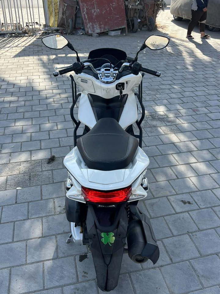 سلام عليكم بيش اكس جيل الثاني دراجه مكفوله حسات كهربيات كله شغاله سعر1650عنوان مدينه الصدر.رقم ***********
