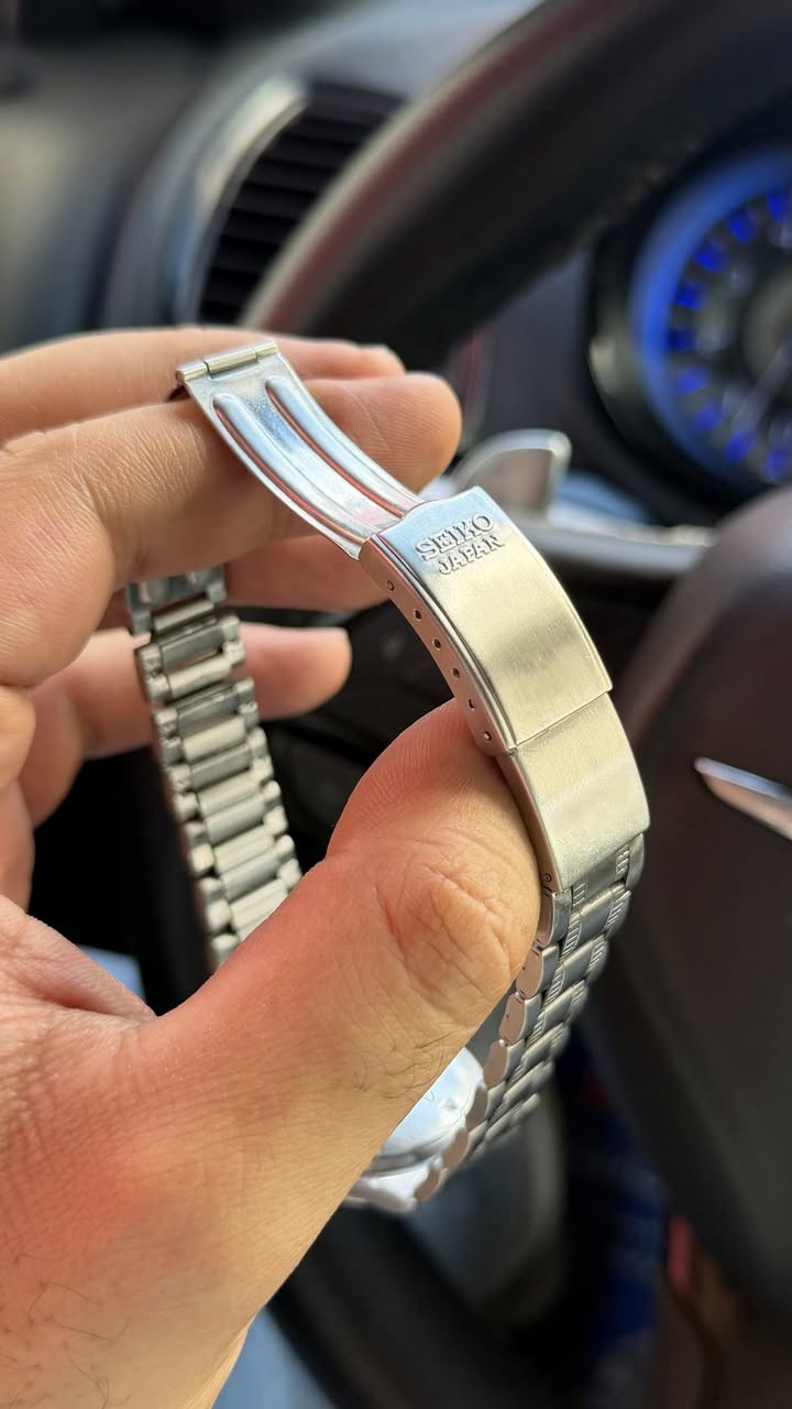 Made in Japan 🇯🇵
سيكو ياباني اصلي 
انتاج التسعينات 1990s
اوتوماتيك ⚙️
قطر 32 كلاسك
21 حجر
منفذ دي ديت عربي انكليزي
الساعة اساسية بالكاملة سير وبوك
السعر 85 الف


**إذا كنت صاحب هذا الإعلان وتريد حذفه لأي سبب، رجاءا أرسل رسالة إلى الدعم الفني**