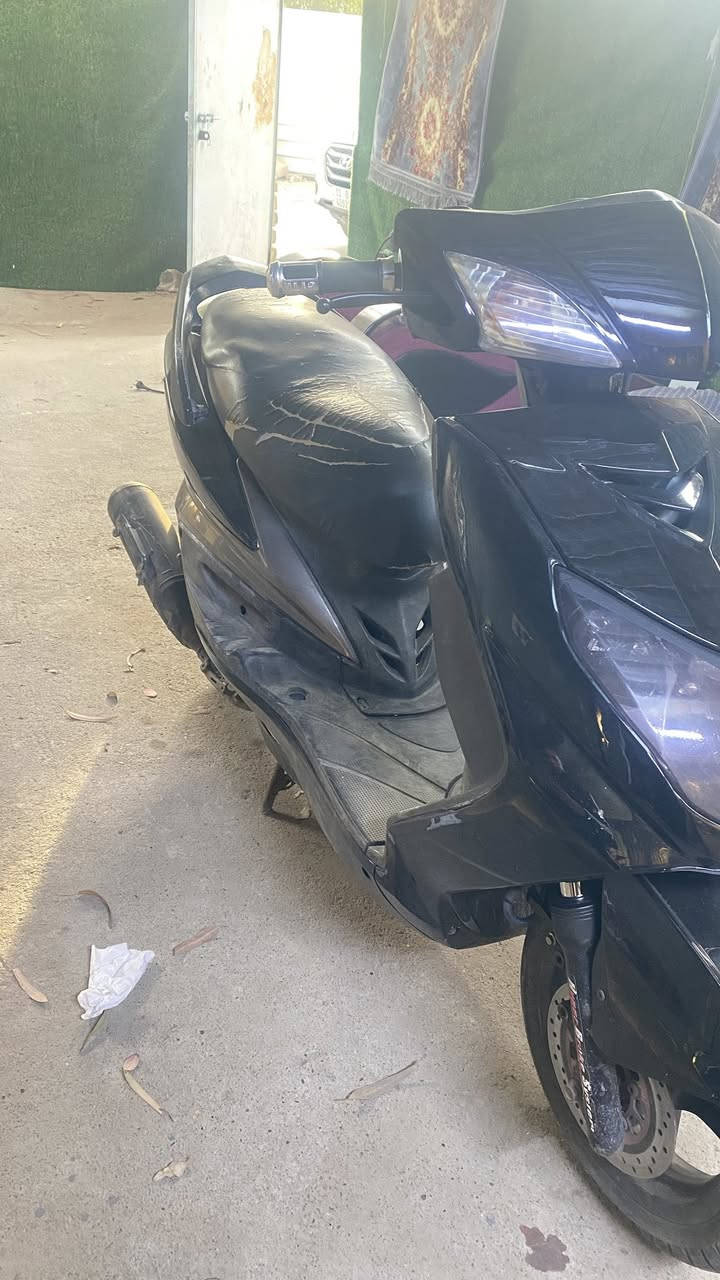 سكنس فحل مكينة ممفتوحه ابد كلجات رياضي بوشه 58 للبيع او مراوس بدراجه گير نضيفة ***********
