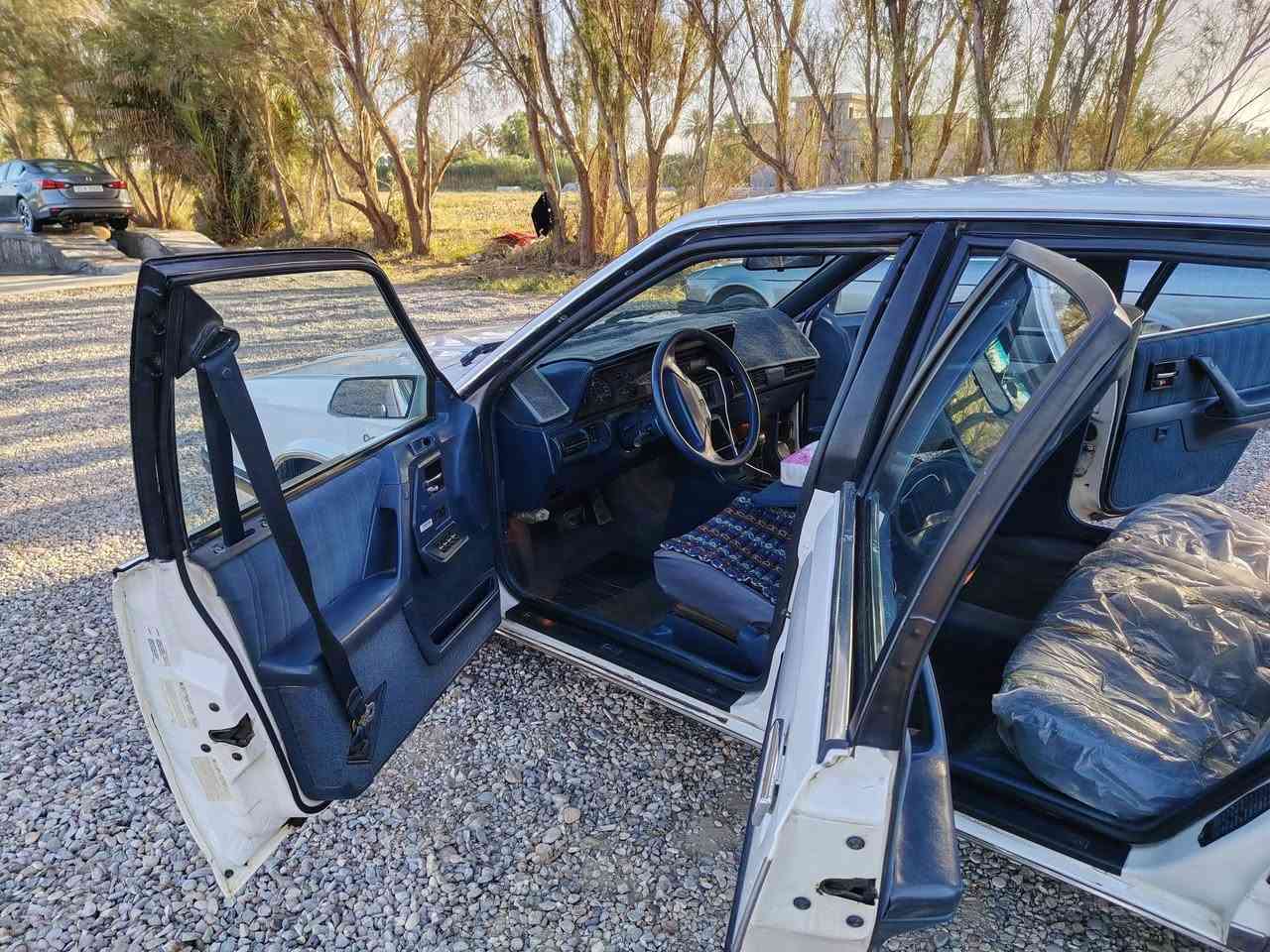 سيارة بلادية مكفولة 
بدون صبغ وضربة وبأسمي
 تبريد ومكينة جديدة
 السعر ٦٢  
ما متواجد ع مسنجر   ***********
إذا مو شراي لا تخابر فدوة
