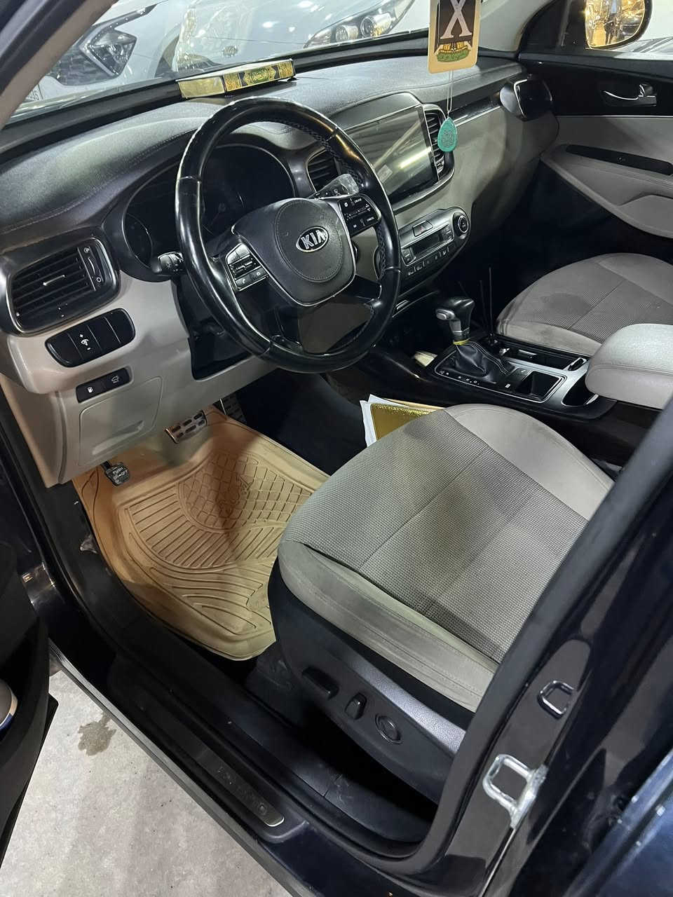 السلام عليكم احبتي
سورنتوو 2020خليجي 6سلندر بيها مكانات صبغ  مرفق السونار في الصور سيارة جاهزة من كل النواحي  خير من الله السعر 170ورقة  ماكاني بغداد الوزيرية مامتواجد على الفيس اتصال ***********
