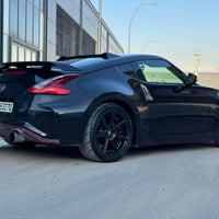 ٣٧٠Z • محرك 3.7 V6 • جلد احمر