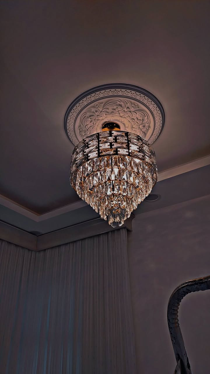 كهربائي منازل تكريت الفني أحمد أياد 
🔌💡 كهربائي منازل – شد وتركيب ثريات 💡🔌
نوفر لكم جميع أعمال الكهرباء المنزلية باحتراف:
تركيب وشد الثريات بجميع أنواعها
صيانة الأعطال الكهربائية
تمديد أسلاك بشكل آمن ومرتب
تركيب إنارة حديثة (سبوت لايت، مخفي، لِد)
خدمة 24 ساعه 
سريعة ودقة بالعمل
الاتصال ***********
