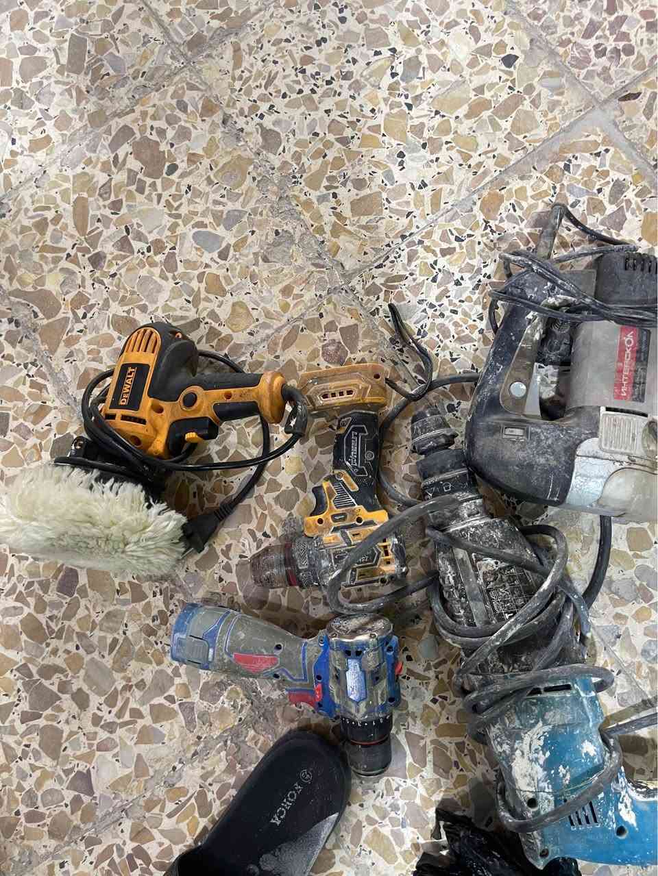 ‎غراض للبيع  كلهن شغلات 
***********‎ Singapore
