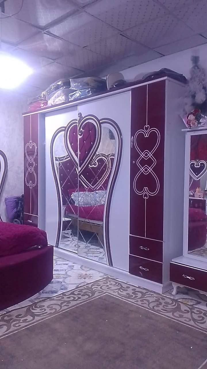 يالله يارزاق 
بيت طابو اسهم للبيع منطقة الثورة بناء بلوك السكف عكادة قرب حسينية محمد مقداد البيت مساحة 70م متكون من غرفه ومطبخ واستقبال وصحيات بي نواقص المطبخ والهول صبابه الغرفه سيراميك الشراي يتصل ع الرقم 0783510826
السعر 45 وبي مجال
واتس شراي


**إذا كنت صاحب هذا الإعلان وتريد حذفه لأي سبب، رجاءا أرسل رسالة إلى الدعم الفني**