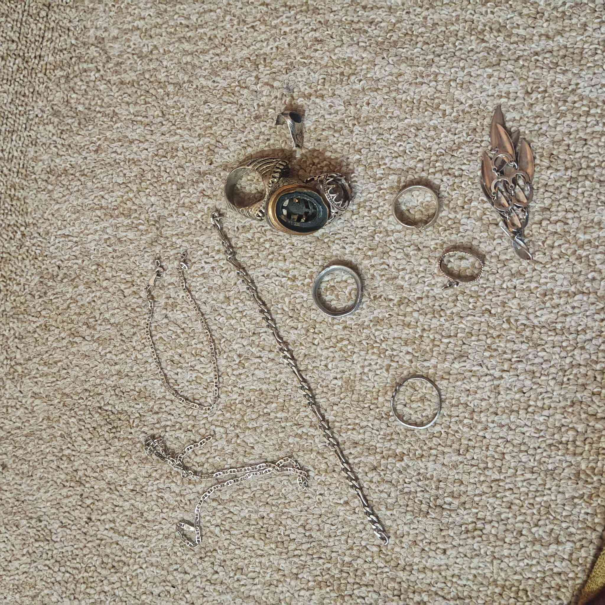 السلام عليكم فضه قديم الكاسير وكانوا بغداد شعله 
الرقم *********** شعر بالغاز
