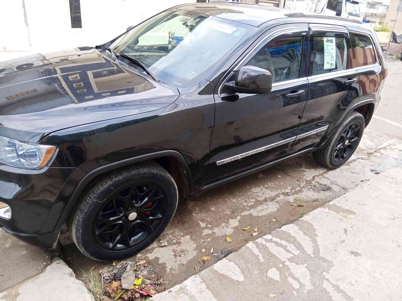 جيب لا ريدو 2011  بيها شبر صبغ بل جاملغ الخلفي سياره جديده السعر 183 مكان السياره موصل  ***********
