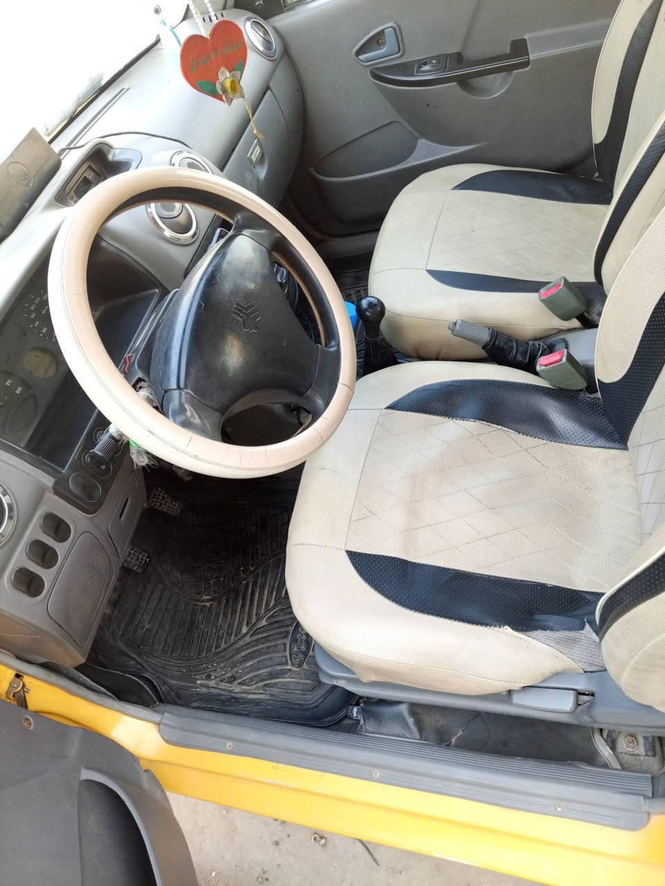 سايبه موديل 12 للبيع رقم بغداد *********** السعر 32 وبيها مجال
