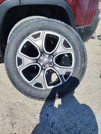 ويل وتاير نضيف جدا للبيع حجم 18للاستفسار 07729510788