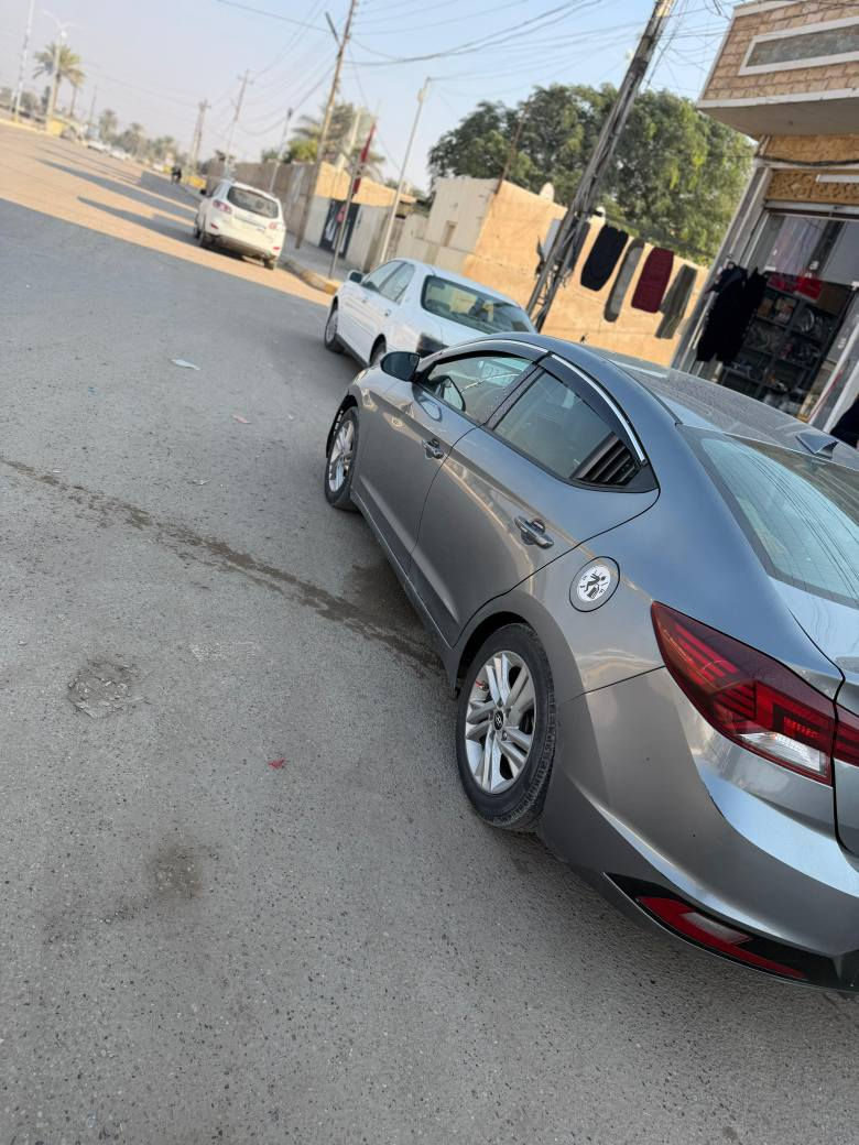 السلام عليكم عندي النترا موديل 2019وارد أمريكي حادثها بس بنيد بدون ايرباك. محرك 2000دوش مواصفاتها رادار تحديد مسار تحكم ستيرن جهتين شاشه جبيره رقم بغداد بأسمي تحويل ثاني يوم صدر امامي خلفي نظيف تبريدها ثلج داخلها جديد سعرها 123وبيها مجال للاستفسار الاتصال *********** بغداد, العراق
