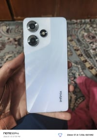 للبيع سعره 80,000 الذاكره 128 لعبه الببجي 60 فريم 07871531471