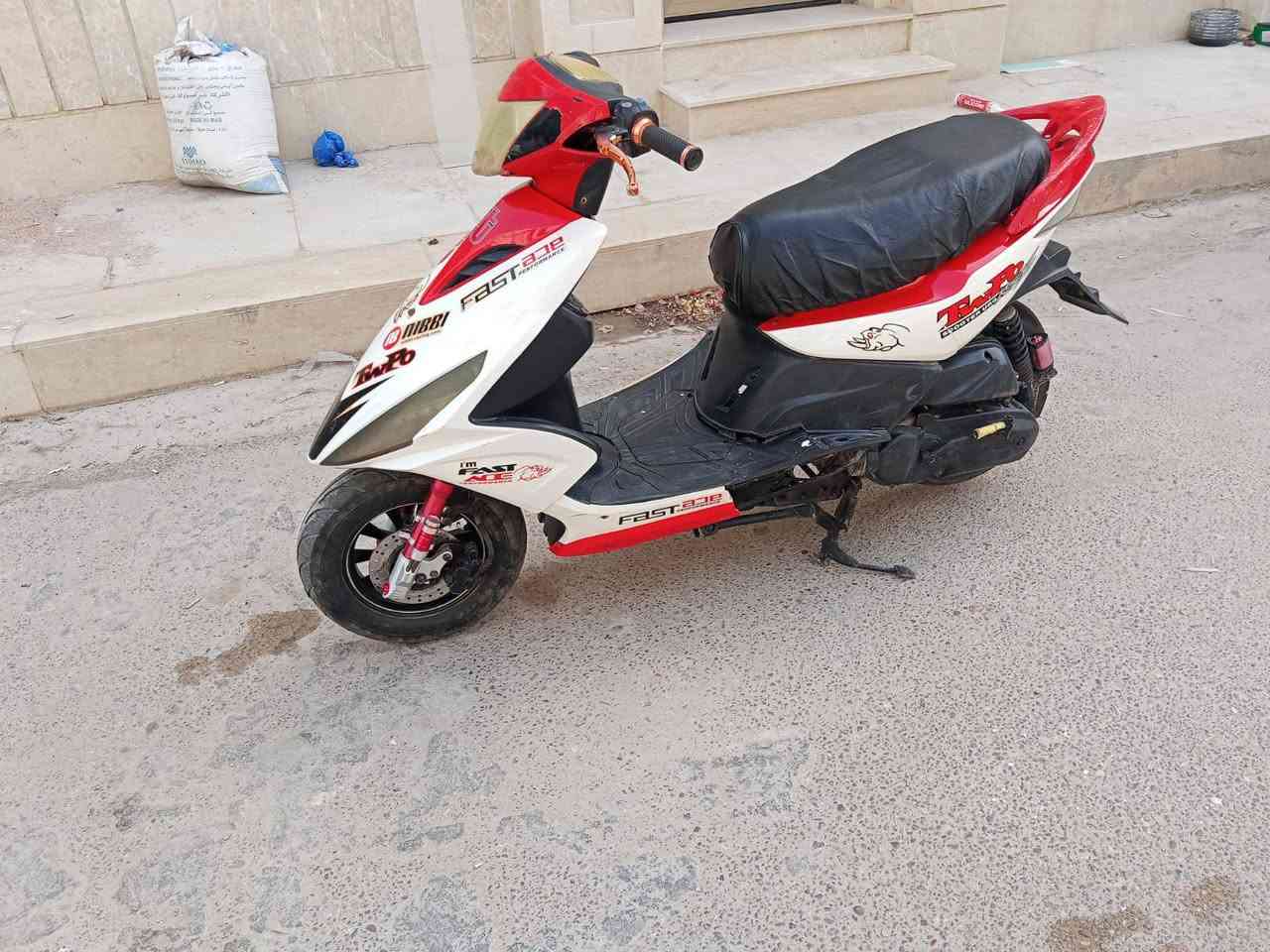 دراجه ماكس  مضلع مكينه ولا مفتوح برغي بيه  دراجه كلشي بيها ابلادي دراجه جديده  الرقم*********** السعر 500وبيها مجال قليل
