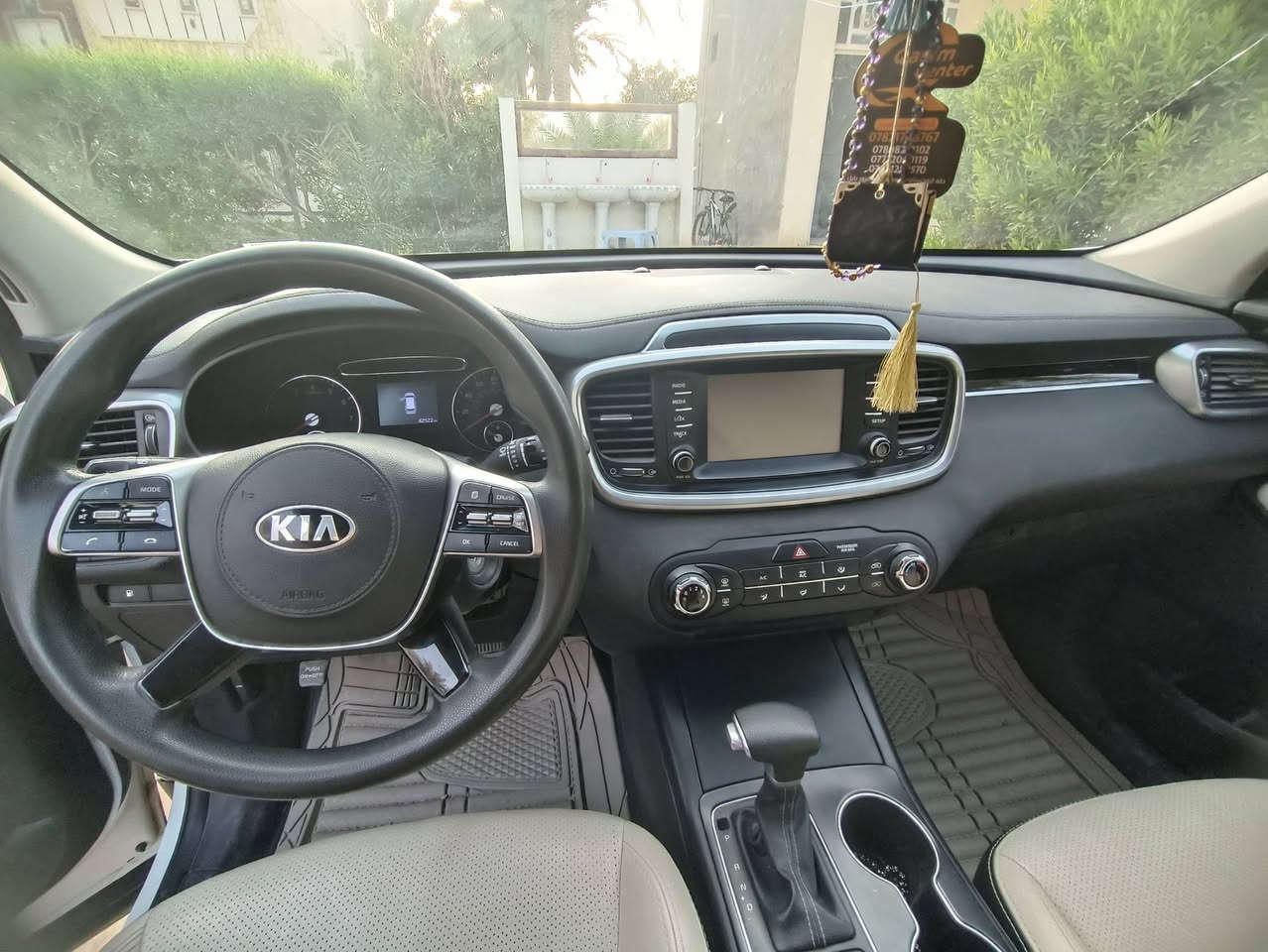 كيا سورنتو امريكي 
🔹موديـل :2020 
🔹7 :راكـب
🔹داخل اسـود مطعم بصاج 
🔹ماشـي :60الف
🔹محرك :3300cc ستـه سلـندر 
🔹كـير: 8سرعات
🔹محـرك +كير مكفولات 
🔹حـادث جاملغ جـهه سايق وبنيد حادث سطحي
🔹سعـر 210وبي مجال 
🔹موقع: بـابل حله
🔹للاستفسار: ‏‪0771 326 6469‬‏
