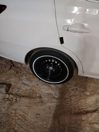 تايرات خط أبيض للبيع انضاف بلكارتون /07755829865