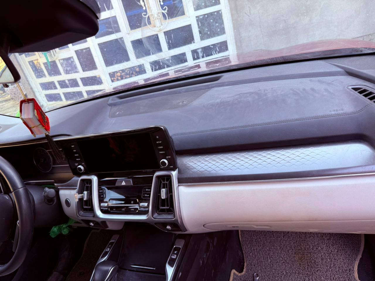 سورنتو ٢٣ وارد أمريكي مكينه ٢٤٠٠ سياره حلوه رقم بصره المكان القرنه بني منصور
رقم صاحب السيارة 
***********
اخوان انه مكلف بنشر اتصل عل الرقم وتفاهم مع صاحب السيارة
