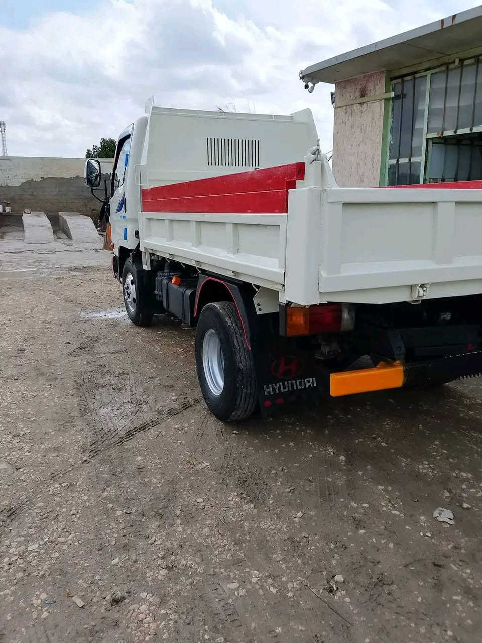 ‏‪‏‪‏‪هونداي قلاب للبيع 
موديل 2015
رقم بغداد  بأسمي تحويل ثاني يوم 
السياره مكفوله  
تخم تاير جوبلس  جديد 
السياره  جديد كله عل وضعه الشركه
مكينه 4000 مامفتوحه
  بس بديه  ما مصبوغ 
السياره كفال عام  
‏‪الارقم الاستفسار / ‏‪‏‪‏‪‏‪‏‪***********‬‏
غير متواجد عل ى نت
