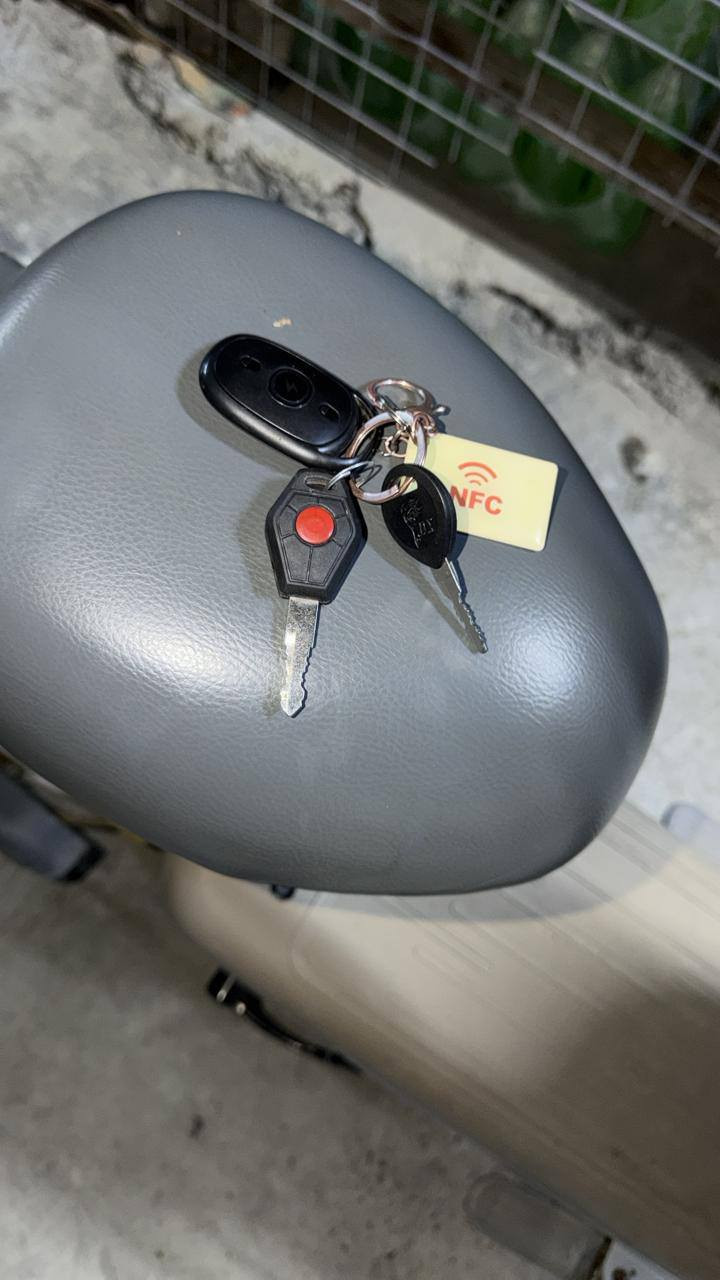 دراجه شحن نضيفه فول وزن 90  والسرعه 62 والحقيقي 45 عدد بطاريات 4 وانظام تشغيل 3 كارت وسويج وبصمه وقفل تايرات الالوان اصفر مع شاحنه الاصليه والسعر 350 وبيها مجال
***********
