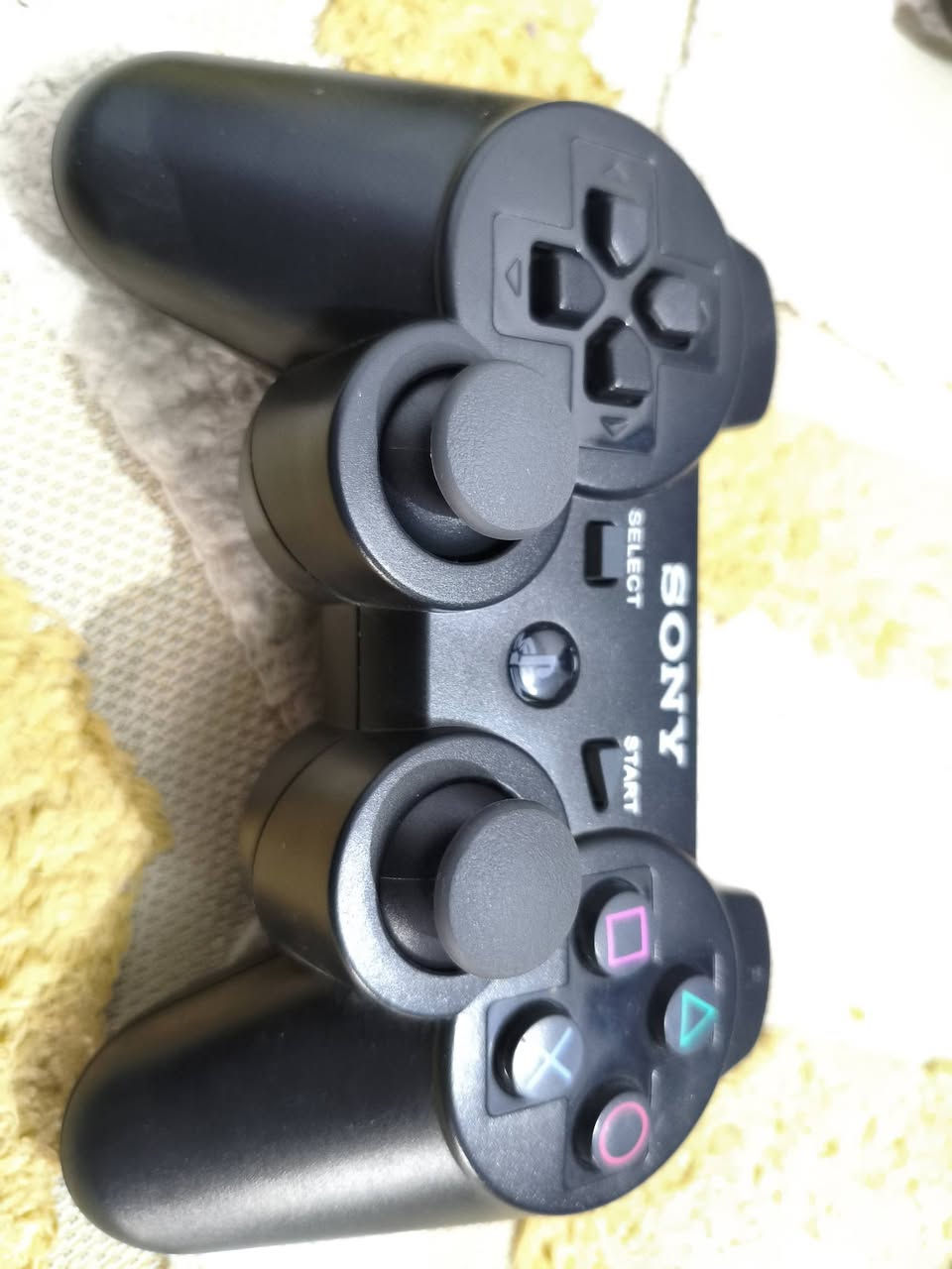 السلام عليكم ورحمة الله وبركاته للبيع بلي 3 سلم لون أبيض
الجهاز نظيف
يجي وياه 3 جوستك 
و هارد مال العاب قابل للزيادة
و كامل ملحقات الجهاز و كيبل HDMI 
الجهاز يحتوي على العاب قوية ،
جميع سلسلة اله الحرب و العاب قوية ثانية مثل ميتل گير و سبايدر مان و GTA5 و GTA سان أندرياس و غيرها...
نضام التهكير هو مولتي مان اسود يعني يشغل كل الالعاب بدون مشاكل مثل الشاشة السودا 
مشكلته ان كارتونته سيئة الحالة لان جانت بالمخزن
السعر ( 120 و بيه مجال بسيط )
مكاني بغداد العبيدي
رقمي ‏‪0777 480 5796‬‏
