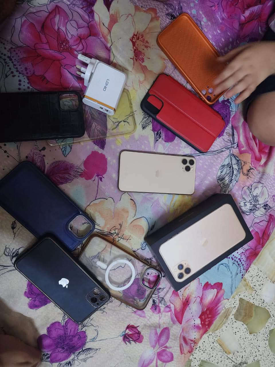 سلام عليكم ايفون 11 برو ماكس لبيع مبدل شاشه وبطريه اصليه بغداد لزعفرايبه ***********💵
